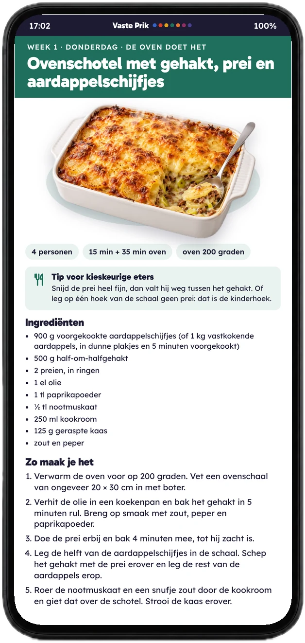 Recept ovenschotel met gehakt, prei en aardappelschijfjes op een telefoon